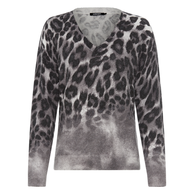 Olsen - A Super soft V Neck Jumper in a Shaded Grey Animal Print (11004658)