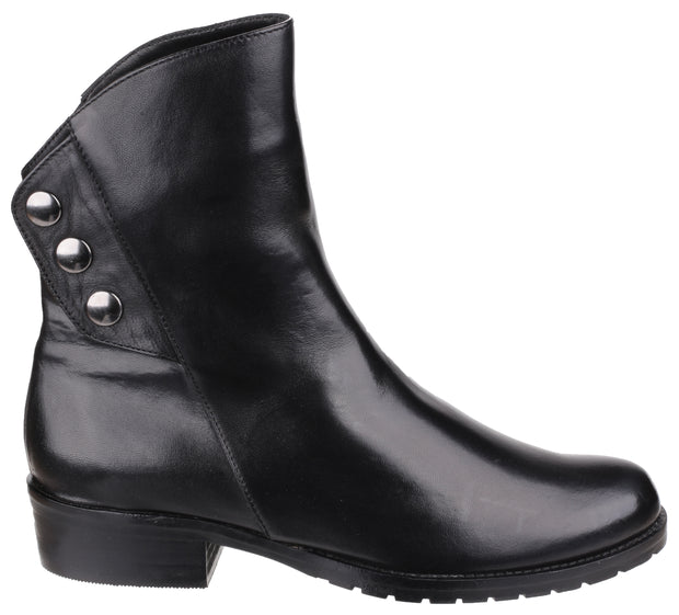 Riva - Buttons Low Heeled Ankle Boot